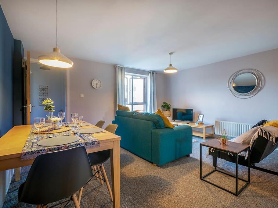Lovely 2 Bedroom Apt At Ormeau Park W/ Free Parking Belfast Bagian luar foto