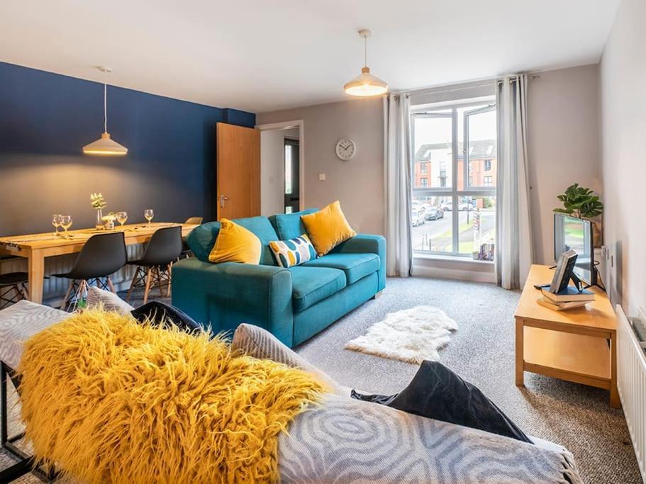 Lovely 2 Bedroom Apt At Ormeau Park W/ Free Parking Belfast Bagian luar foto