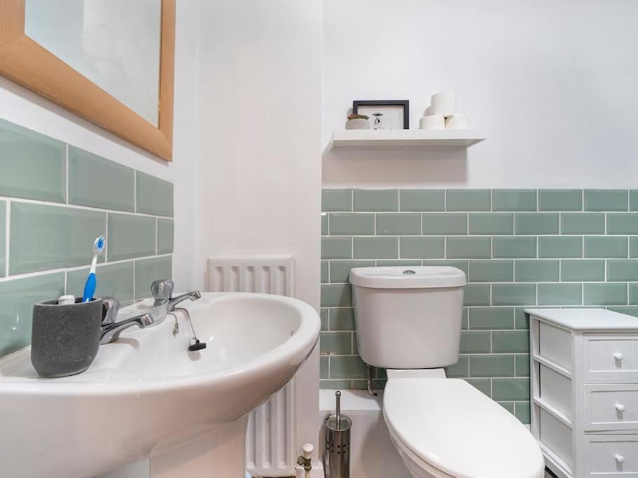 Lovely 2 Bedroom Apt At Ormeau Park W/ Free Parking Belfast Bagian luar foto