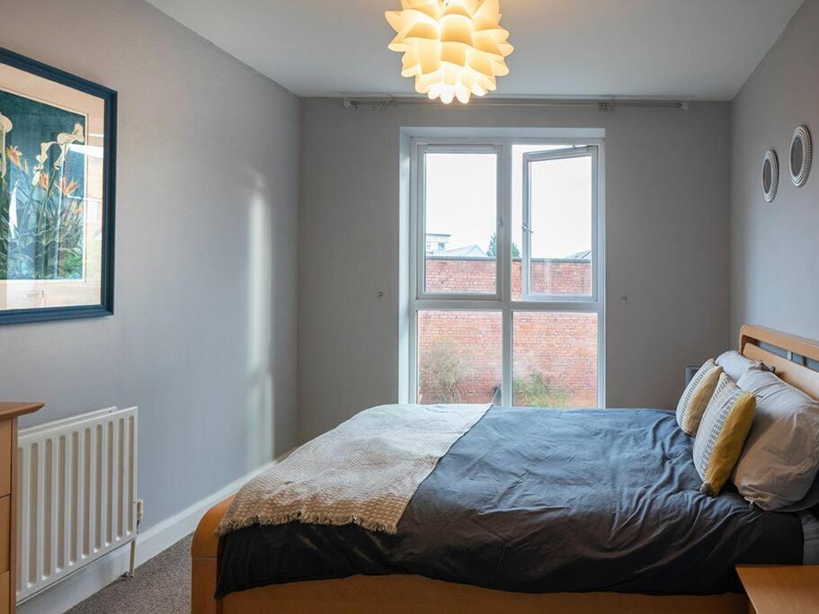Lovely 2 Bedroom Apt At Ormeau Park W/ Free Parking Belfast Bagian luar foto